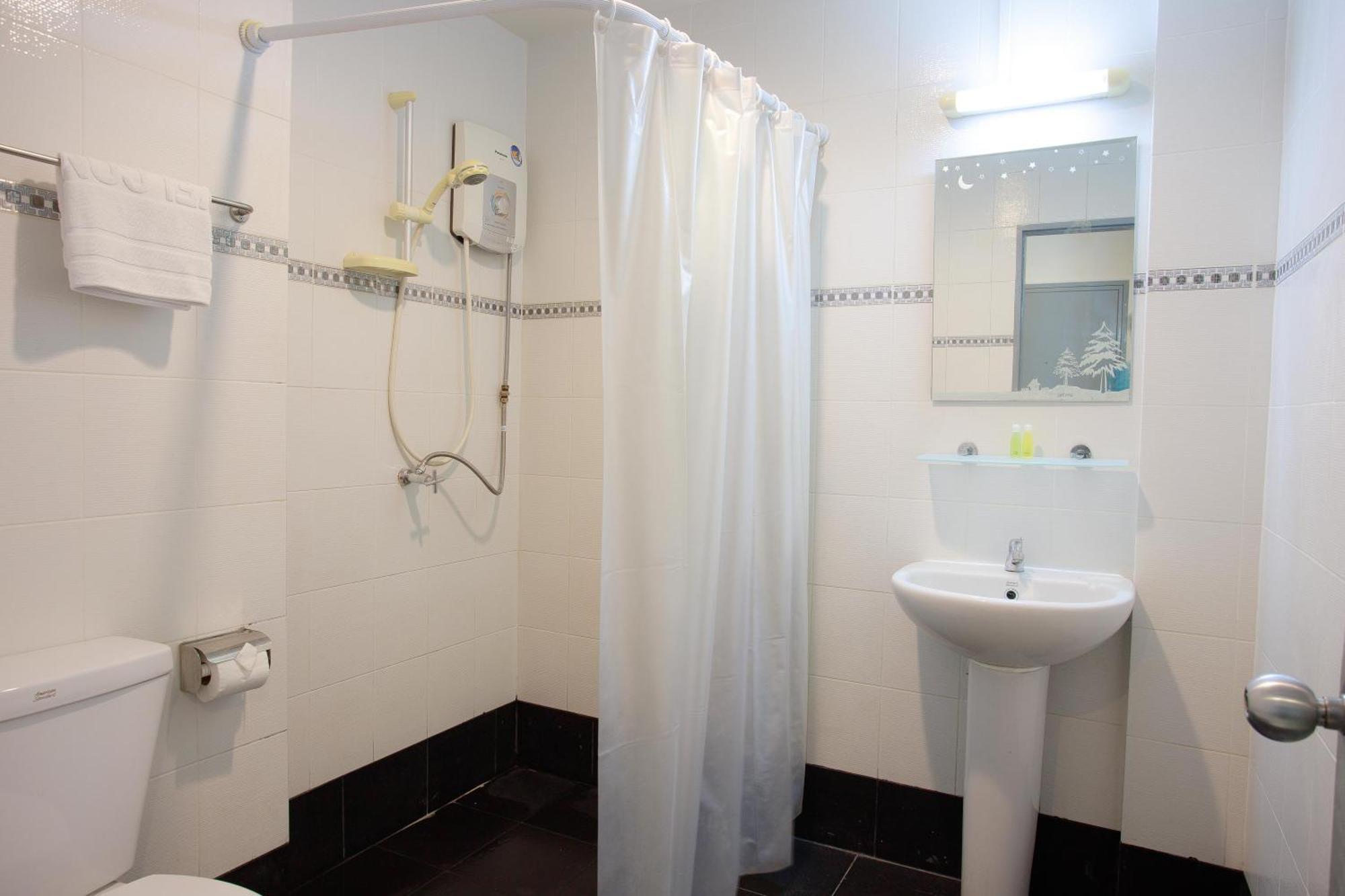 The Corner Apartment Patong Bagian luar foto