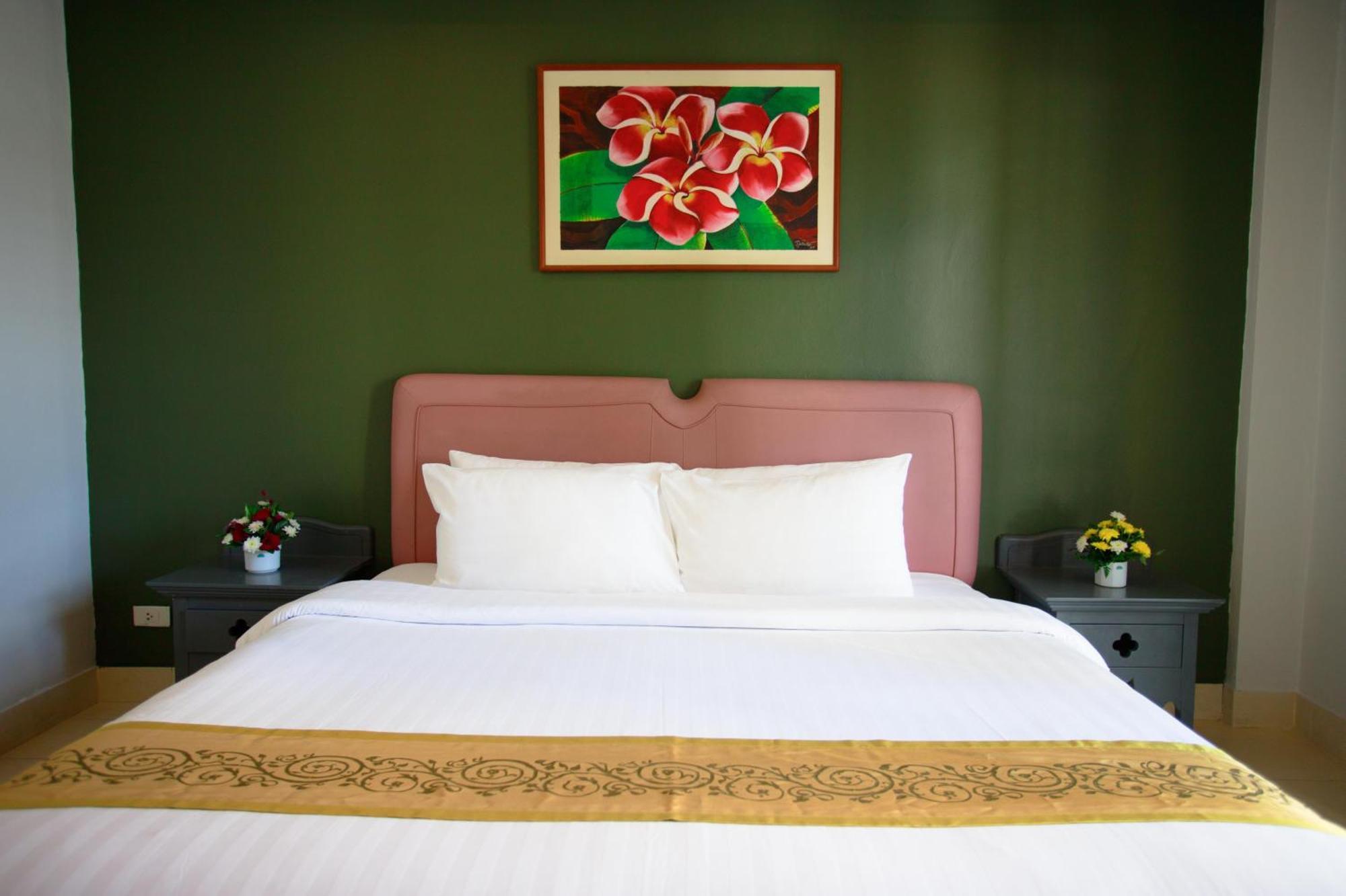 The Corner Apartment Patong Bagian luar foto