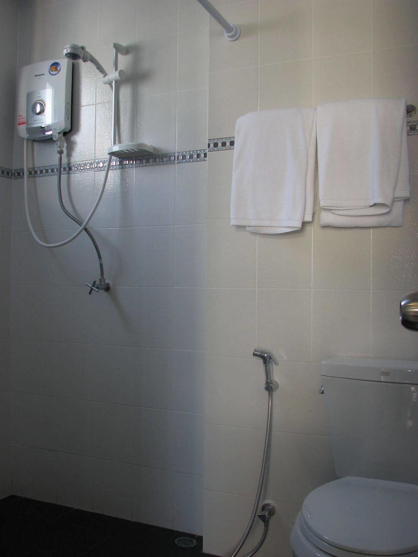 The Corner Apartment Patong Bagian luar foto