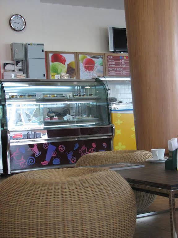 The Corner Apartment Patong Bagian luar foto